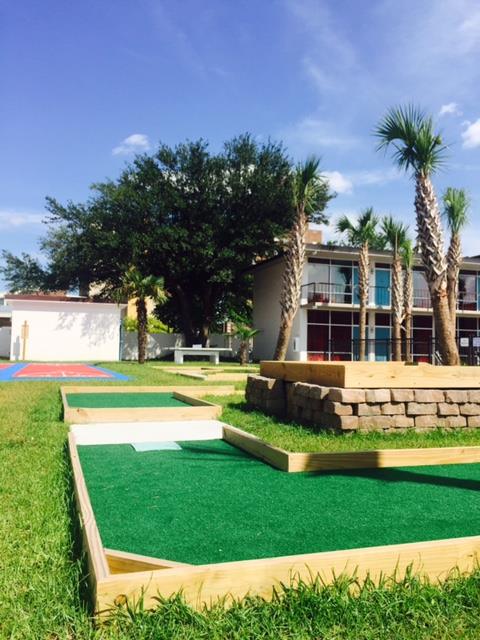 Putt Putt at Mother Earth Motor Lodge