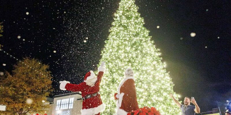 North Hills tree lighting ceremony