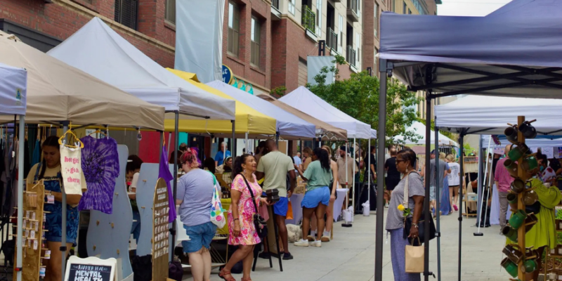 Seaboard Station Triangle Holiday Pop UP