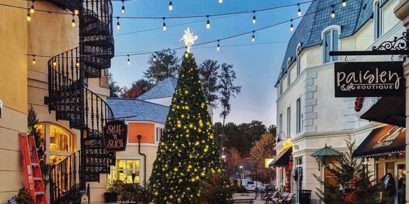 Lafayette Village Tree Lighting